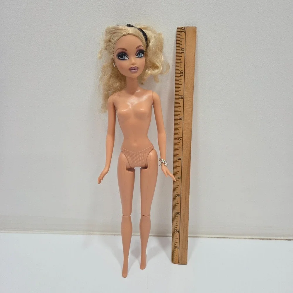 My Scene Night On The Town Barbie Rooted Eyelashes Nude Doll Bracelet & Headband